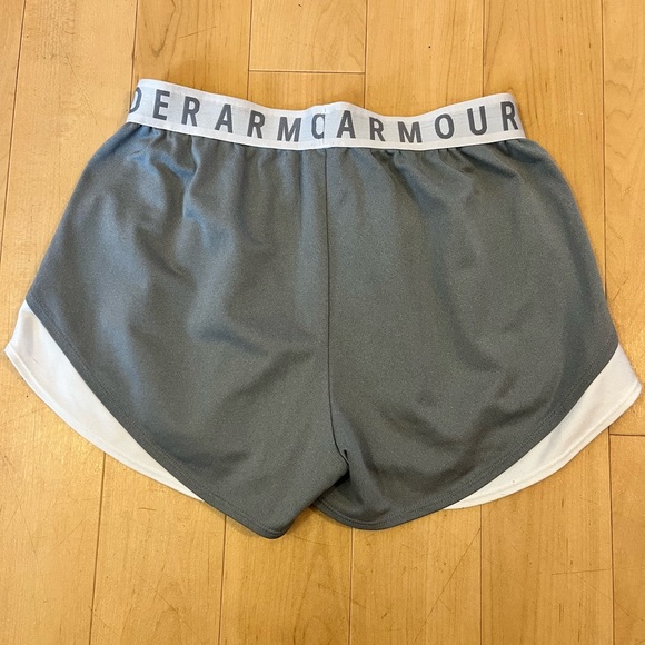 Under Armour Women's Moisture Wicking Play Up 3.0 Gym Shorts, 3" - Picture 6 of 9